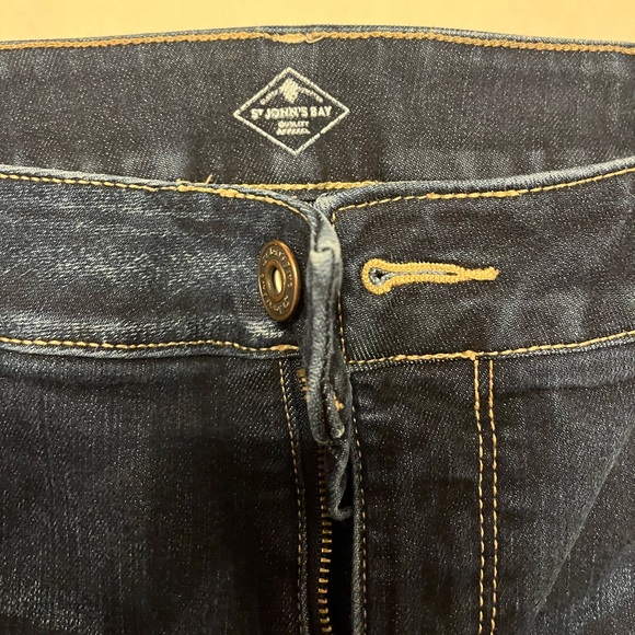 St. John Bay Denim Jean shorts size 12 - Picture 4 of 8